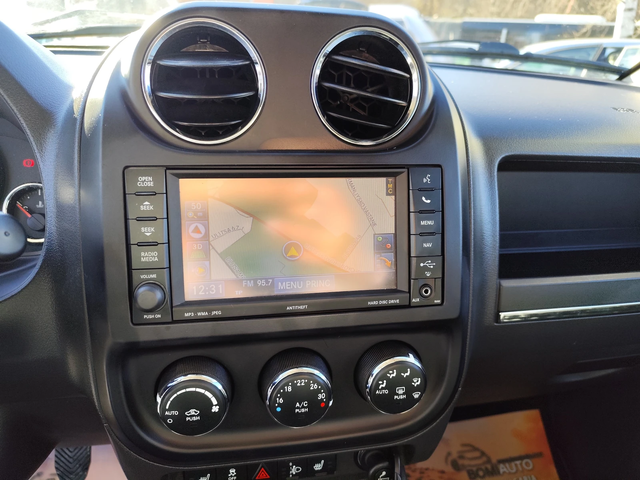 Jeep Compass 2.2CRD* 4X4* LIMITED* КОЖА* EURO5A* - автомобили, коли, обяви за нови и употребявани 8