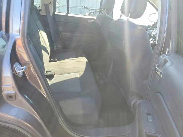 Jeep Compass SPORT - автомобили, коли, обяви за нови и употребявани 10