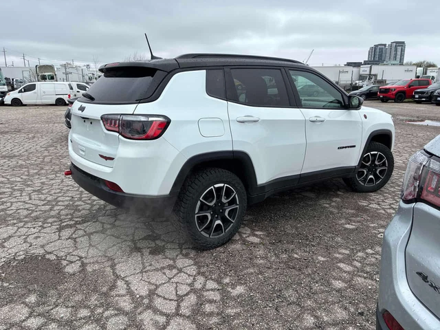 Jeep Compass * Trailhawk * ПОДГРЕВИ * КАМЕРА * PANO * NAVI - автомобили, коли, обяви за нови и употребявани 2