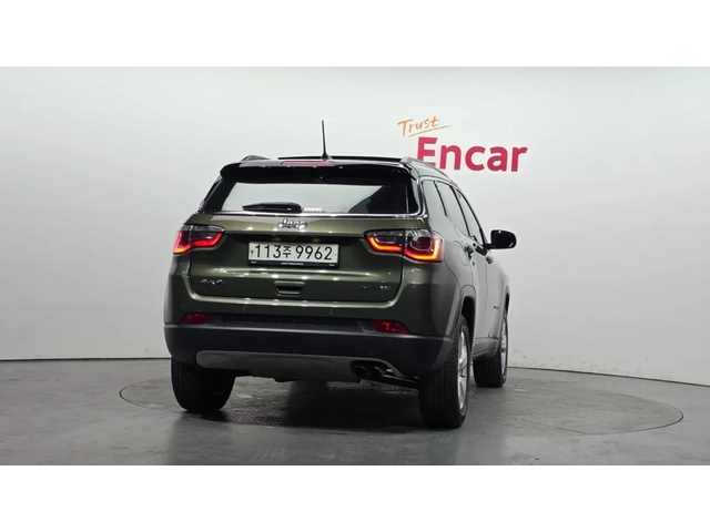 Jeep Compass 2.4 LIMITED | AWD | ПОДГРЕВ | ПАНОРАМА - автомобили, коли, обяви за нови и употребявани 3