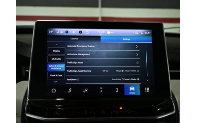 Jeep Compass Limited | 4WD | Дистанционно палене | Carplay - автомобили, коли, обяви за нови и употребявани 9