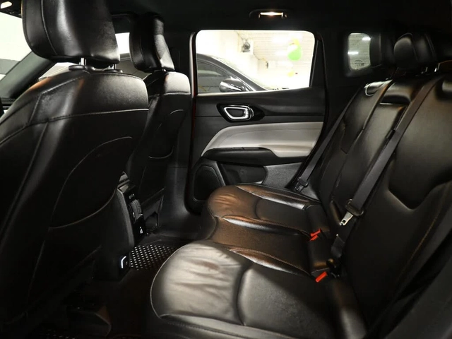 Jeep Compass Limited | 4WD | Дистанционно палене | Carplay - автомобили, коли, обяви за нови и употребявани 5