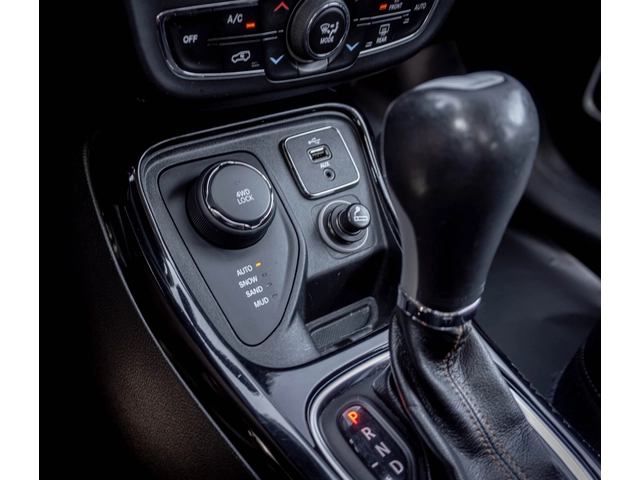 Jeep Compass LIMITED-1.4i-AWD-РЕГИСТРИРАНА! - автомобили, коли, обяви за нови и употребявани 9