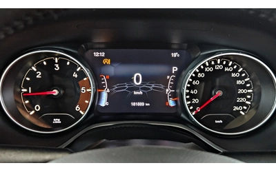 Jeep Compass 4x4/LIMITED/DISTRON/LANE ASYST/CAR PLAY/AMBI/LIZIN - автомобили, коли, обяви за нови и употребявани 8