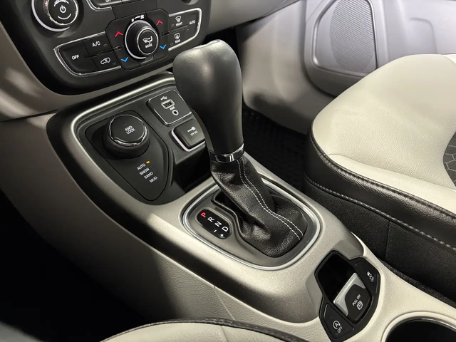 Jeep Compass North 4X4|SELECTERRAIN|NAV|WHITELEATHER|RMSTART|+ 4x4 - автомобили, коли, обяви за нови и употребявани 16