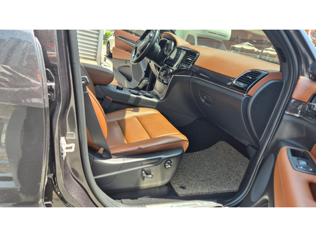 Jeep Grand Cherokee - автомобили, коли, обяви за нови и употребявани 11