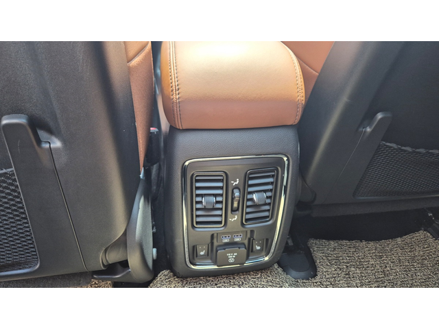 Jeep Grand Cherokee - автомобили, коли, обяви за нови и употребявани 13