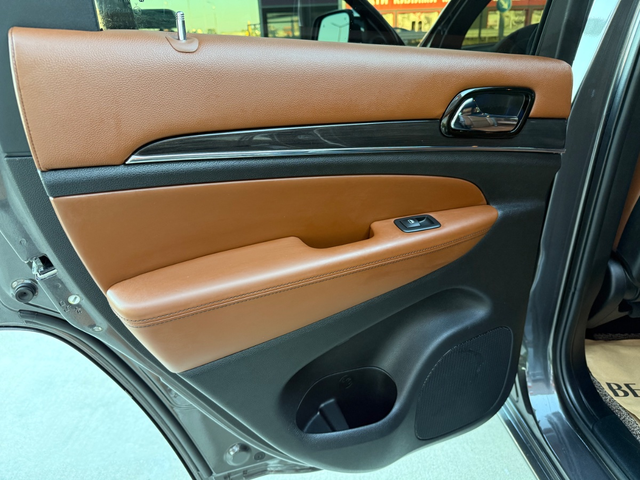 Jeep Grand Cherokee - автомобили, коли, обяви за нови и употребявани 18