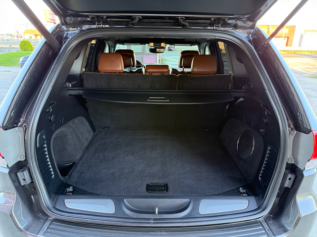 Jeep Grand Cherokee - автомобили, коли, обяви за нови и употребявани 19