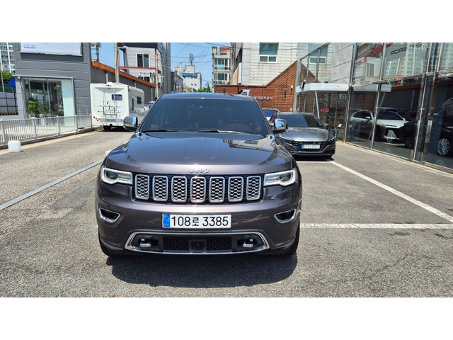 Jeep Grand Cherokee - автомобили, коли, обяви за нови и употребявани 1