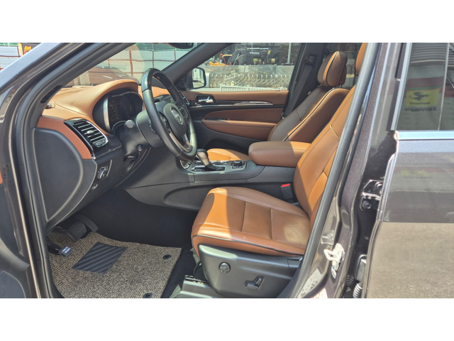 Jeep Grand Cherokee - автомобили, коли, обяви за нови и употребявани 5