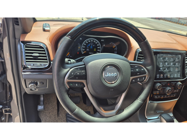 Jeep Grand Cherokee - автомобили, коли, обяви за нови и употребявани 6