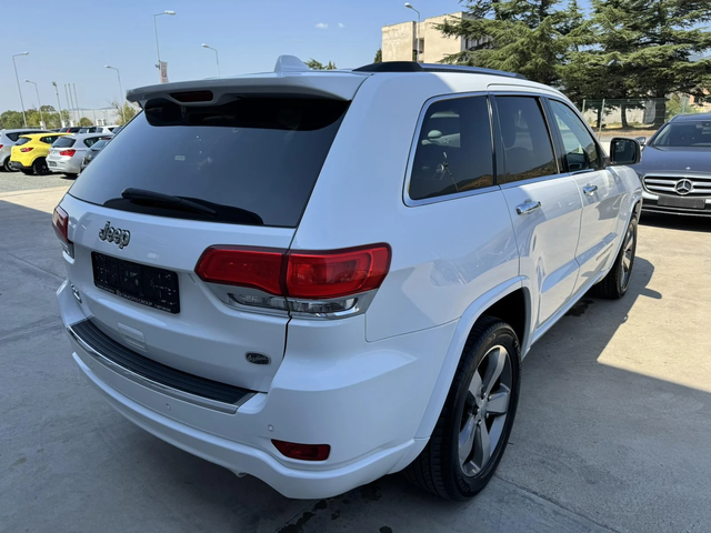 Jeep Grand cherokee 3.0* 250ps* 4x4* Overland* Distr* Pano* Navi - автомобили, коли, обяви за нови и употребявани 4