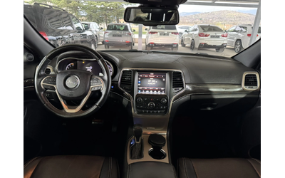 Jeep Grand cherokee 3.0* 250ps* 4x4* 136хл.км* Overland* Distr* Pano* - автомобили, коли, обяви за нови и употребявани 10