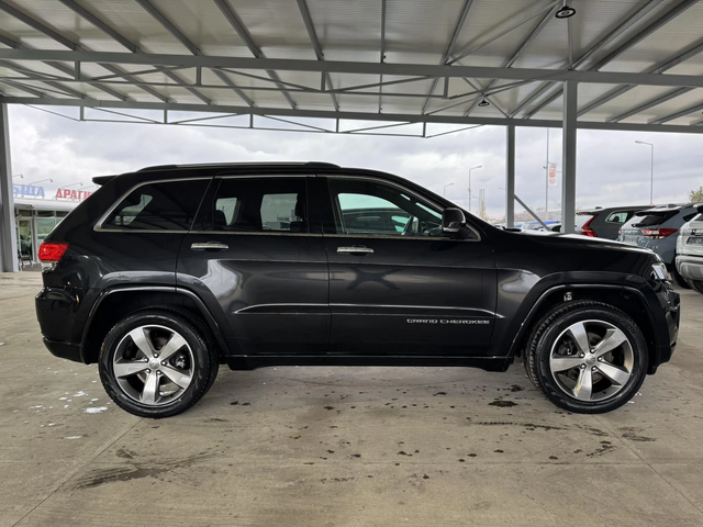 Jeep Grand cherokee 3.0* 250ps* 4x4* 136хл.км* Overland* Distr* Pano* - автомобили, коли, обяви за нови и употребявани 5