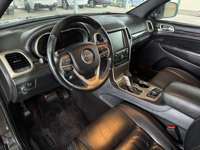 Jeep Grand cherokee 3.0* 250ps* 4x4* 136хл.км* Overland* Distr* Pano* - автомобили, коли, обяви за нови и употребявани 8