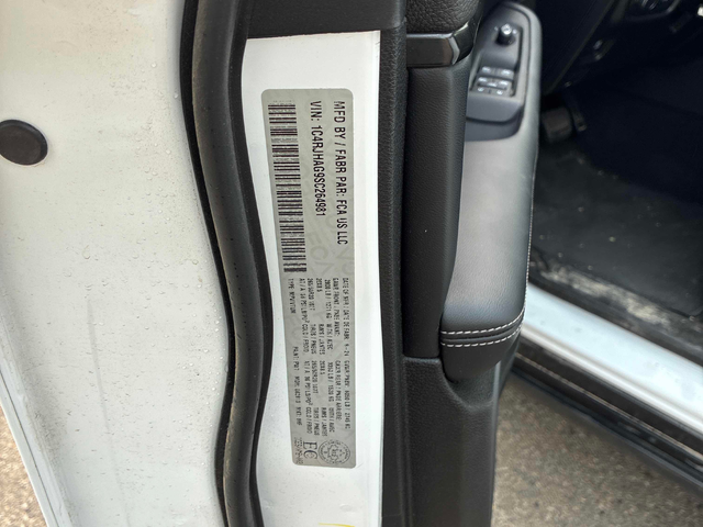 Jeep Grand cherokee 3.6L 6cyl 4WD - автомобили, коли, обяви за нови и употребявани 15