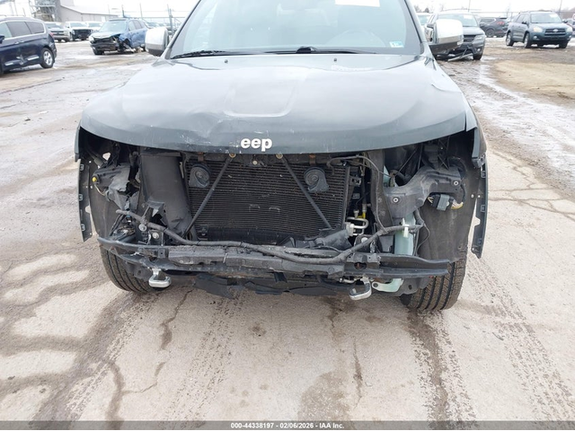 Jeep Grand cherokee 3.6L V-6 DOHC, VVT, 290HP 4X4 Drive - автомобили, коли, обяви за нови и употребявани 5