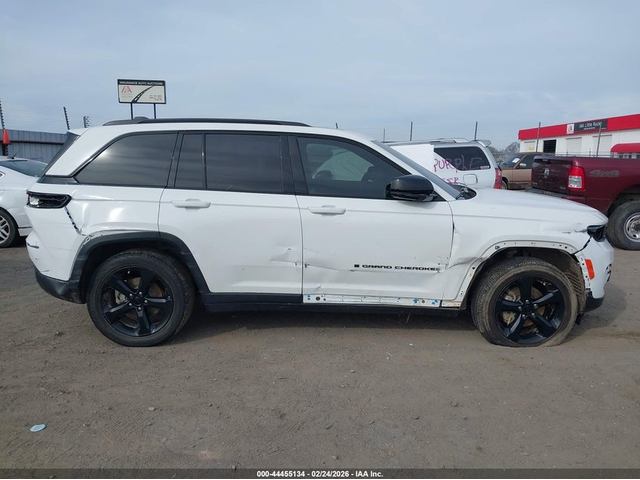 Jeep Grand cherokee 3.6L V-6 DOHC, VVT, 293HP 4X2 Drive - автомобили, коли, обяви за нови и употребявани 12
