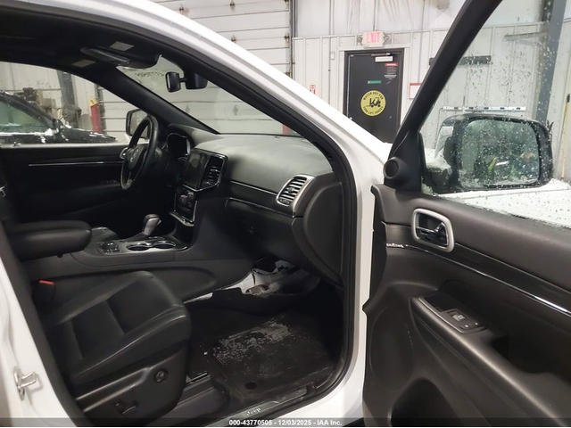 Jeep Grand cherokee 3.6L V-6 DOHC, VVT, 293HP 4X4 Drive - автомобили, коли, обяви за нови и употребявани 4