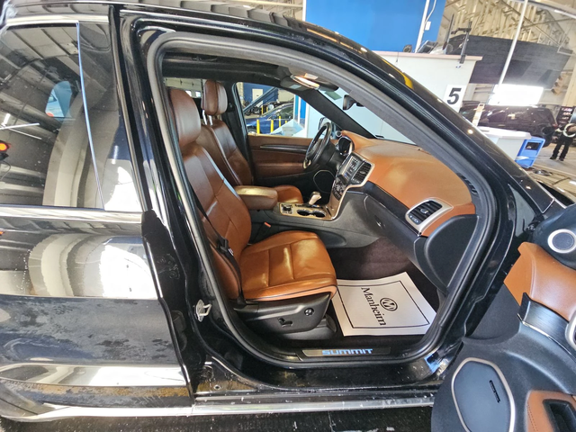 Jeep Grand cherokee Summit - автомобили, коли, обяви за нови и употребявани 11