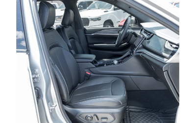 Jeep Grand cherokee 4xe OVERLAND C РЕГИСТРАЦИЯ & АВТО КРЕДИТ - автомобили, коли, обяви за нови и употребявани 13