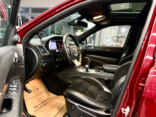 Jeep Grand cherokee SRT* V8 HEMI* Quadra-Trac* Панорама* Лизинг - автомобили, коли, обяви за нови и употребявани 6