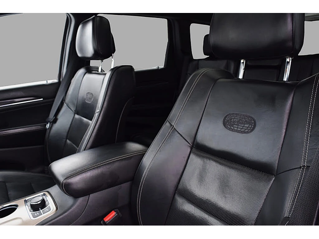 Jeep Grand cherokee OVERLAND* DISTRONIK* BI-XENON* PANO* V6 PENTASTAR - автомобили, коли, обяви за нови и употребявани 11