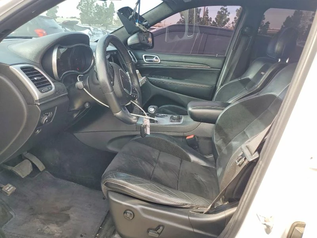 Jeep Grand cherokee SRT8* 6.4L V8 470HP* Кожа* ПАНО* CARFAX - автомобили, коли, обяви за нови и употребявани 6