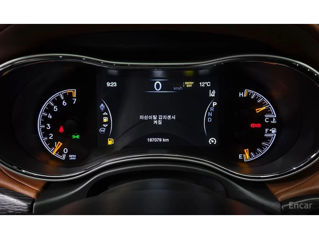 Jeep Grand cherokee SUMMIT* DISTRONIC* 360* ОБДУХ* ПОДГРЕВ* KEYLESS - автомобили, коли, обяви за нови и употребявани 13