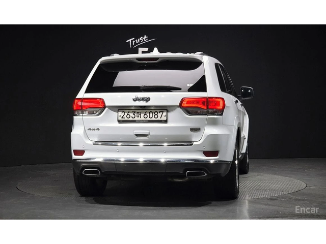 Jeep Grand cherokee SUMMIT* DISTRONIC* 360* ОБДУХ* ПОДГРЕВ* KEYLESS - автомобили, коли, обяви за нови и употребявани 3