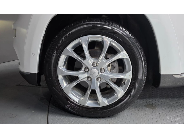 Jeep Grand cherokee SUMMIT* DISTRONIC* 360* ОБДУХ* ПОДГРЕВ* KEYLESS - автомобили, коли, обяви за нови и употребявани 4