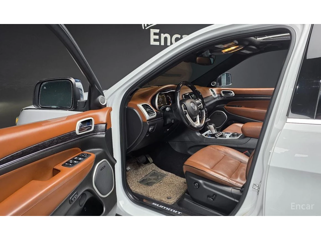 Jeep Grand cherokee SUMMIT* DISTRONIC* 360* ОБДУХ* ПОДГРЕВ* KEYLESS - автомобили, коли, обяви за нови и употребявани 8