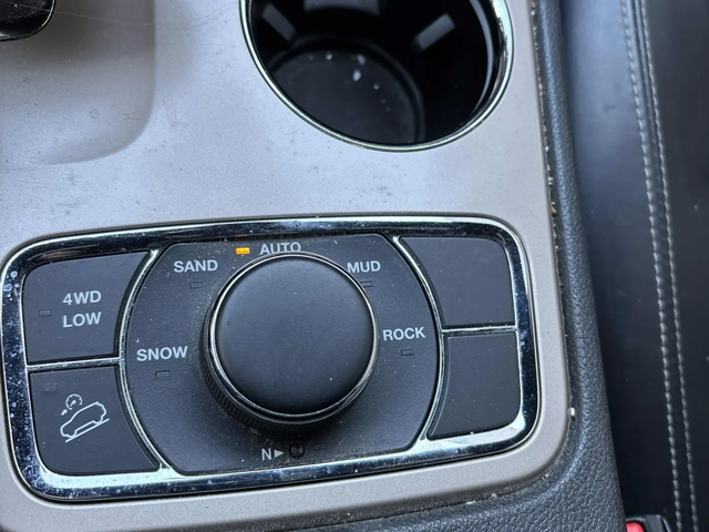 Jeep Grand cherokee LIMITED* 3.6* V6* 8ZF* ПОДГРЕВ* КАМЕРА* КЕЙЛЕС - автомобили, коли, обяви за нови и употребявани 8