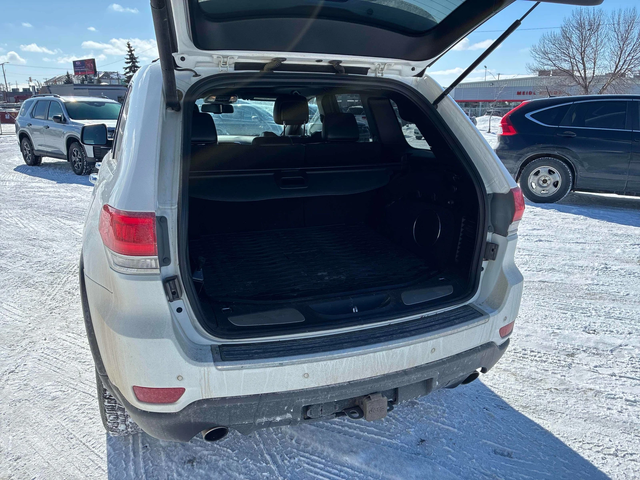 Jeep Grand cherokee 5.7* V8* 8ZF* ПОДГРЕВ* ОБДУХВАНЕ* ДИСТРОНИК* КАМЕР - автомобили, коли, обяви за нови и употребявани 5