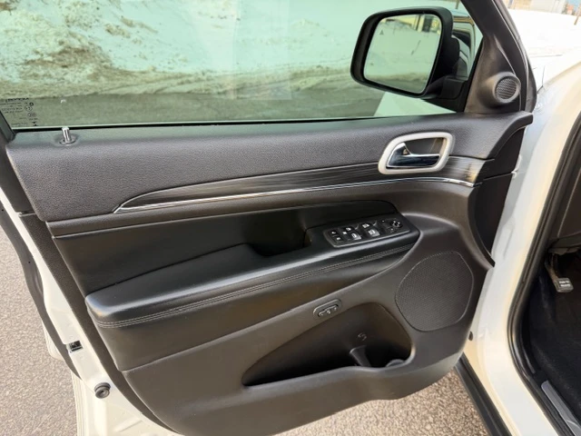 Jeep Grand cherokee LIMITED* ДИСТРОНИК* CARPLAY* LANE* ASSIST* МЪРТВА* - автомобили, коли, обяви за нови и употребявани 6