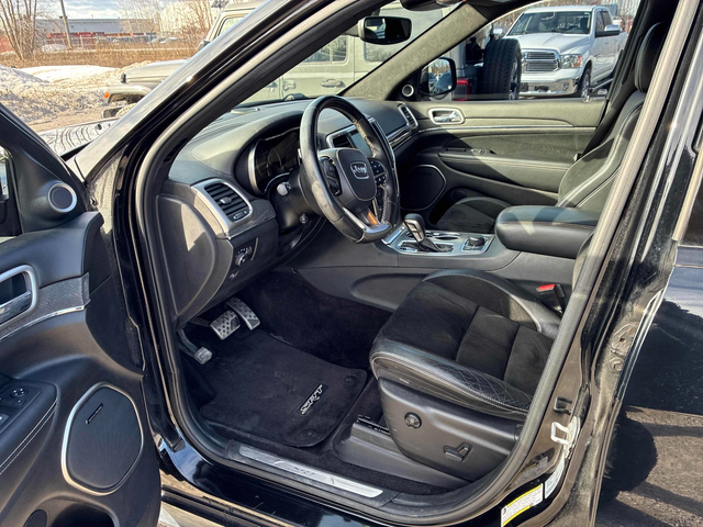 Jeep Grand cherokee SRT* 6.2* V8* 8ZF* ПОДГРЕВ* КАМЕРА* КЕЙЛЕС* LANE* - автомобили, коли, обяви за нови и употребявани 6