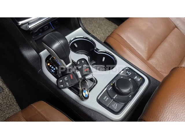 Jeep Grand cherokee 2020* SUMMIT* HARMAN* DISTRONIK* 8ZF* PANO* ОБДУХ* - автомобили, коли, обяви за нови и употребявани 12