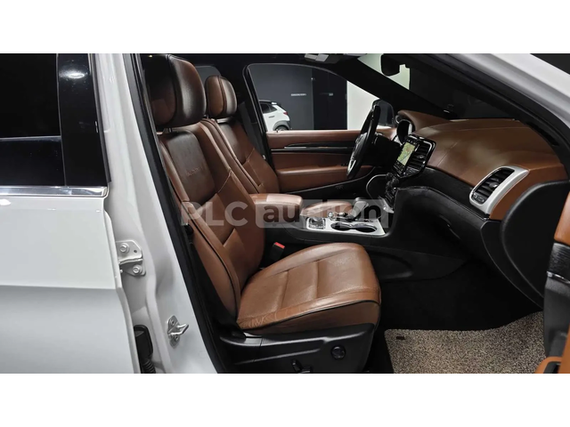 Jeep Grand cherokee 2020* SUMMIT* HARMAN* DISTRONIK* 8ZF* PANO* ОБДУХ* - автомобили, коли, обяви за нови и употребявани 13