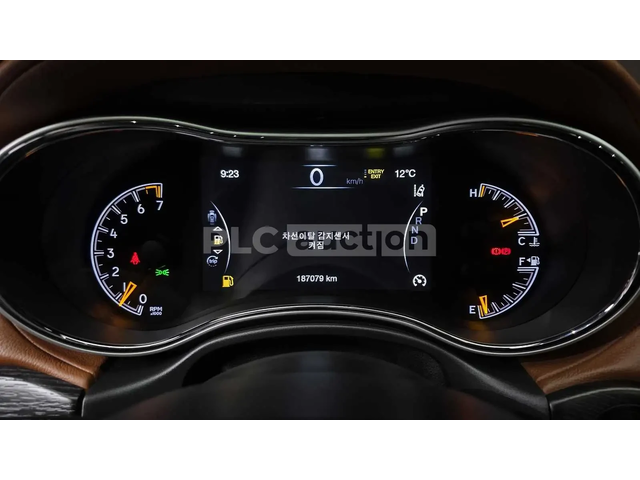 Jeep Grand cherokee 2020* SUMMIT* HARMAN* DISTRONIK* 8ZF* PANO* ОБДУХ* - автомобили, коли, обяви за нови и употребявани 7