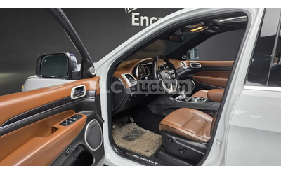 Jeep Grand cherokee 2020* SUMMIT* HARMAN* DISTRONIK* 8ZF* PANO* ОБДУХ* - автомобили, коли, обяви за нови и употребявани 8