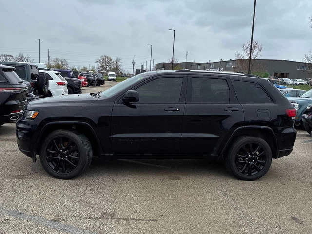 Jeep Grand cherokee * Altitude * 2 КЛЮЧА* PANO* KEYLESS* ПОДГРЕВ* - автомобили, коли, обяви за нови и употребявани 1