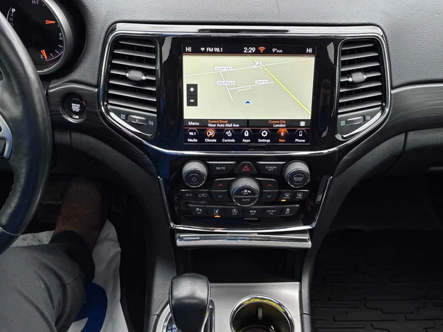 Jeep Grand cherokee * Altitude * 2 КЛЮЧА* PANO* KEYLESS* ПОДГРЕВ* - автомобили, коли, обяви за нови и употребявани 8