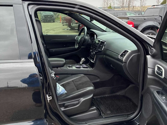 Jeep Grand cherokee * Altitude * 2 КЛЮЧА* PANO* KEYLESS* ПОДГРЕВ* - автомобили, коли, обяви за нови и употребявани 9