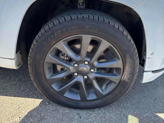 Jeep Grand cherokee High Altitude II/CARFAX/Дистроник/Пано/Подгрев/5.7 - автомобили, коли, обяви за нови и употребявани 16