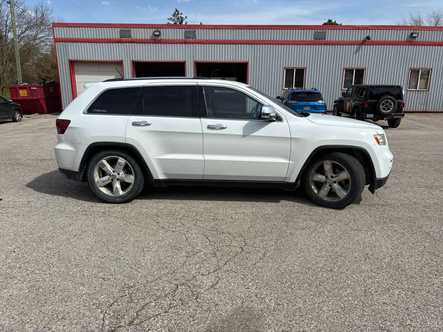 Jeep Grand cherokee * Overland * CARFAX * PANO * KEYLESS - автомобили, коли, обяви за нови и употребявани 2