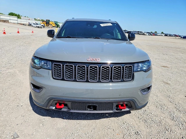 Jeep Grand cherokee TRAILHAWK / 5.7 / ПАНОРАМА / ПОДГРЕВИ - автомобили, коли, обяви за нови и употребявани 1