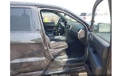 Jeep Grand cherokee SRT8 - автомобили, коли, обяви за нови и употребявани 7