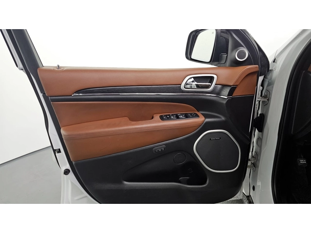 Jeep Grand cherokee SUMMIT* 8ZF* ОБДУХ* DISTRNONIK* PANO* КРАЙНА ЦЕНА - автомобили, коли, обяви за нови и употребявани 12