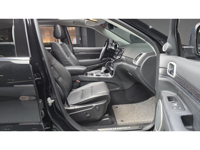 Jeep Grand cherokee 2019* SUMMIT* HARMAN* PANO* ОБДУХ* FULL* КРАЙНА ЦЕ - автомобили, коли, обяви за нови и употребявани 12
